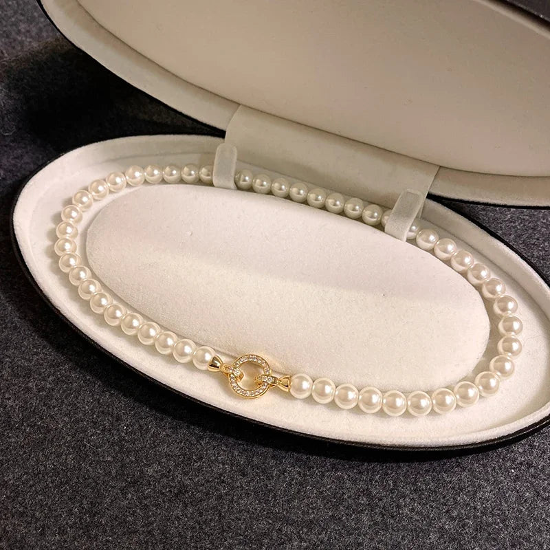 Collier Élégant en Perles – Fermoir Rond Raffiné, Bijou Féminin et Tendance