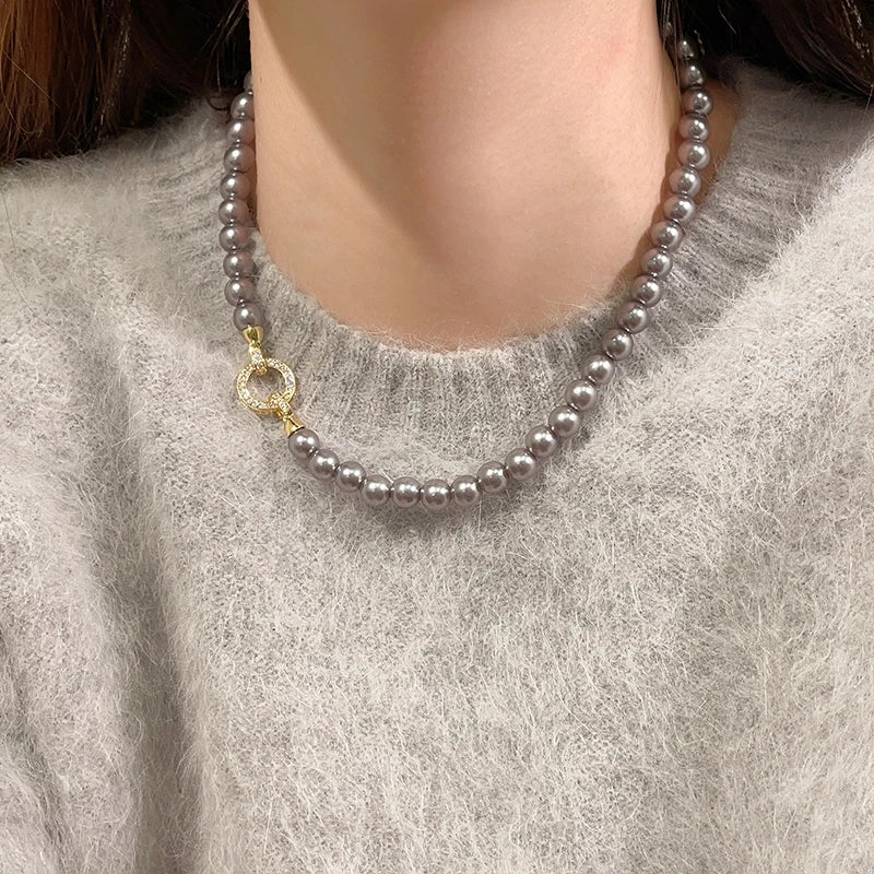 Collier Élégant en Perles – Fermoir Rond Raffiné, Bijou Féminin et Tendance