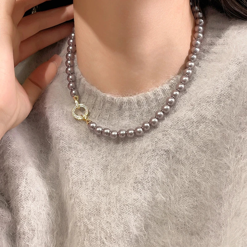 Collier Élégant en Perles – Fermoir Rond Raffiné, Bijou Féminin et Tendance