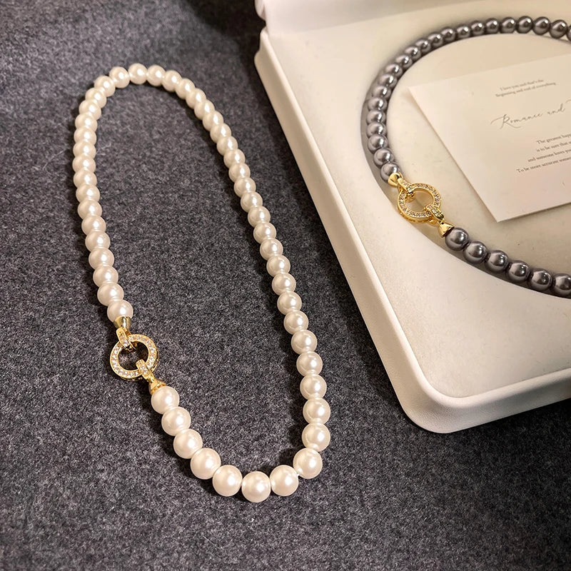 Collier Élégant en Perles – Fermoir Rond Raffiné, Bijou Féminin et Tendance