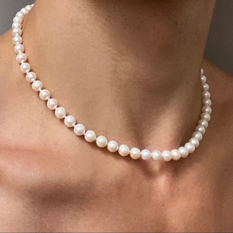 Collier Ras-du-Cou Perles Blanches – Style Unisexe & Tendance