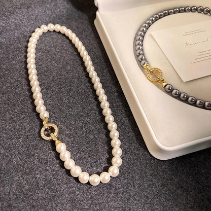 Collier Élégant en Perles – Fermoir Rond Raffiné, Bijou Féminin et Tendance