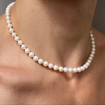 Collier Ras-du-Cou Perles Blanches – Style Unisexe & Tendance